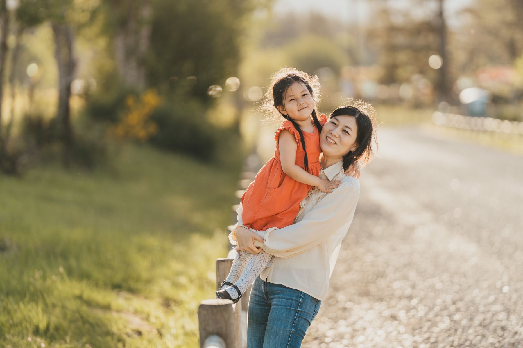 Bellevue family photographer - mother and daughter