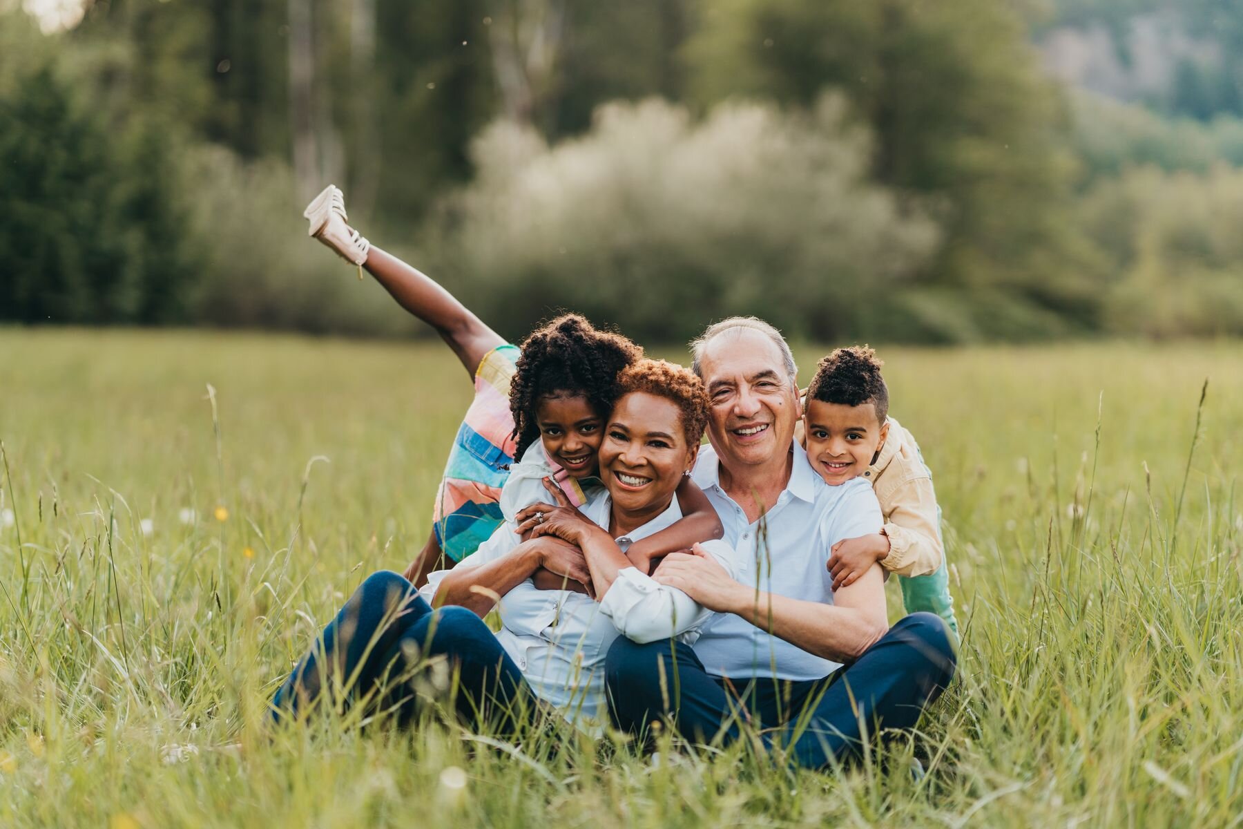 Sammamish family session grandparents with kids